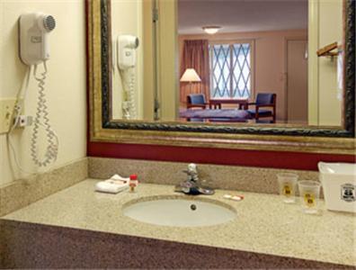 Mayfield Inn Кларион Ресторан фото
