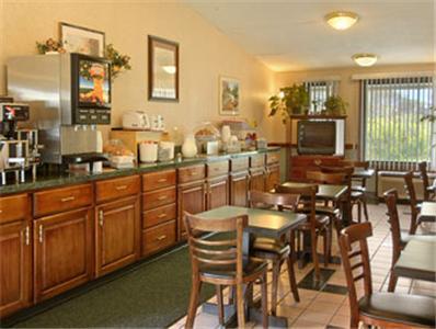 Mayfield Inn Кларион Ресторан фото